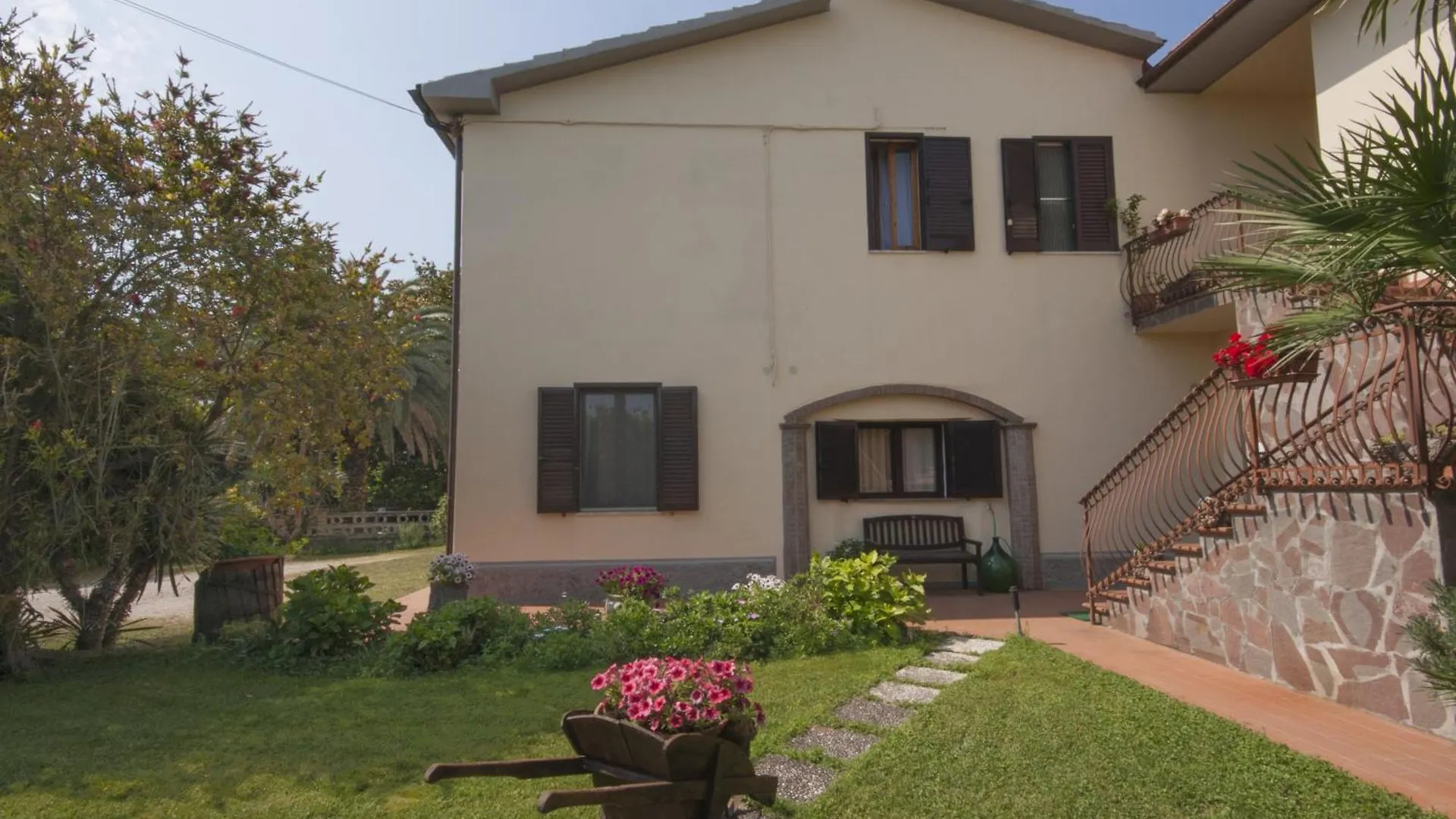 Agriturismo La Gazzella Cura Nuova Italy